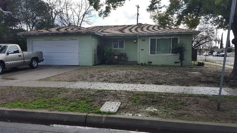 4606 E Donner Ave, Fresno, CA 93726 photo 1