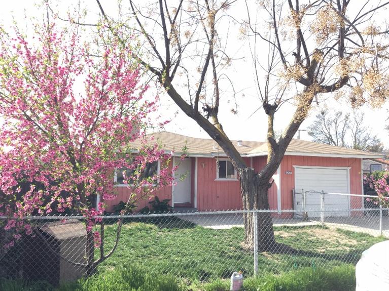 12437 W C, Biola, CA 93606 photo 1