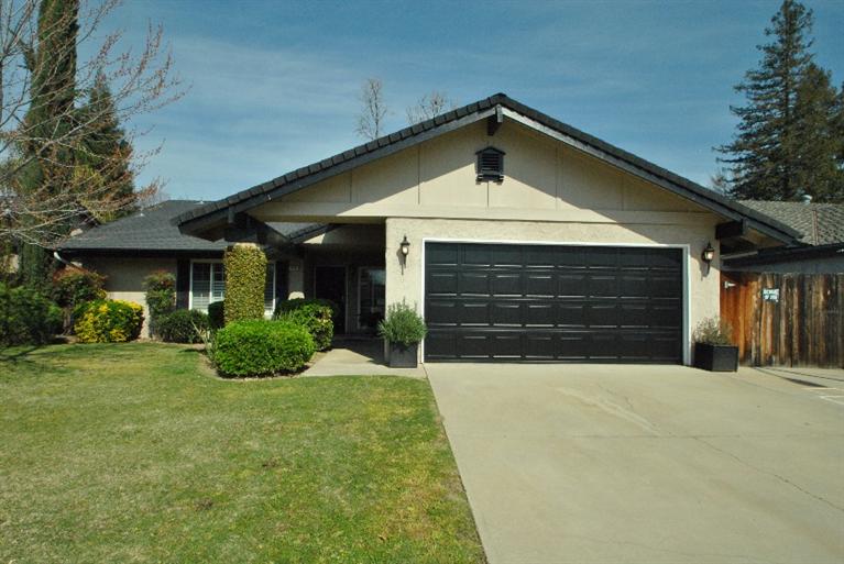 1735 Escalon Ave, Clovis, CA 93611 photo 1