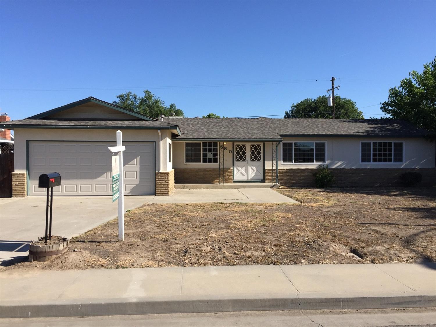 580 E Spruce Ave, Lemoore, CA 93245 photo 1