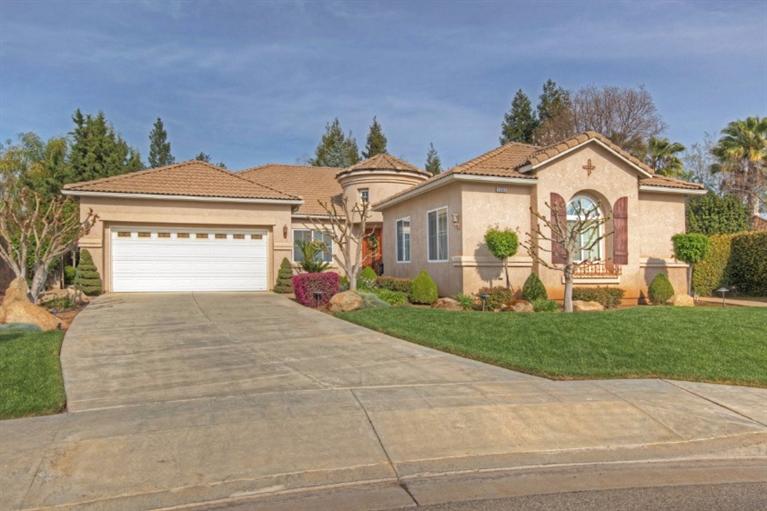 1661 N Magnolia Ave, Clovis, CA 93619 photo 1