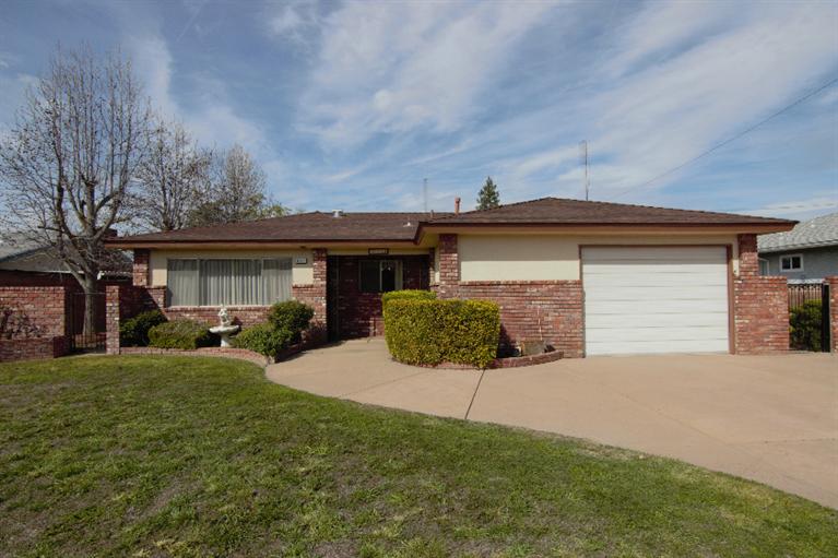 1311 Bullard Ave, Clovis, CA 93612 photo 1