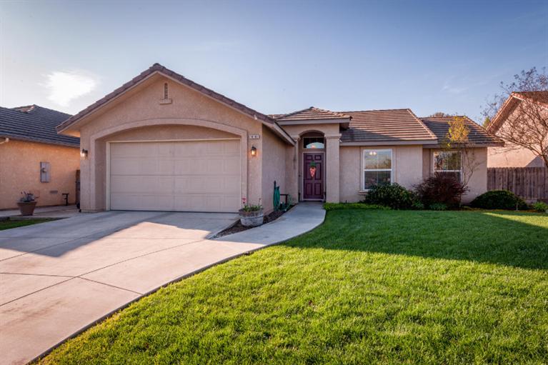 16183 W E St, Kerman, CA 93630 photo 1