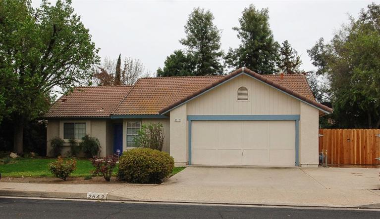 2542 Menlo Ave, Clovis, CA 93611 photo 1