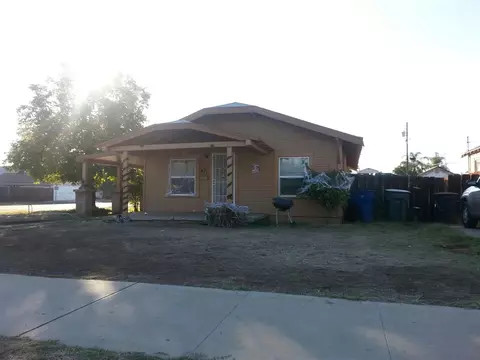 1708 5th St, Sanger, CA 93657 photo 1