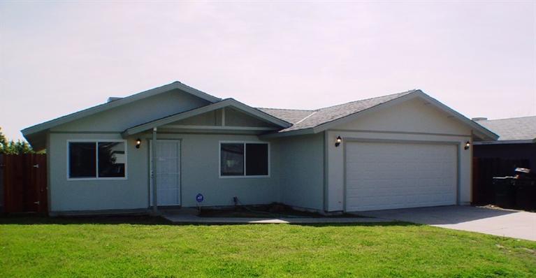 1651 E Springfield Ave, Reedley, CA 93654 photo 1