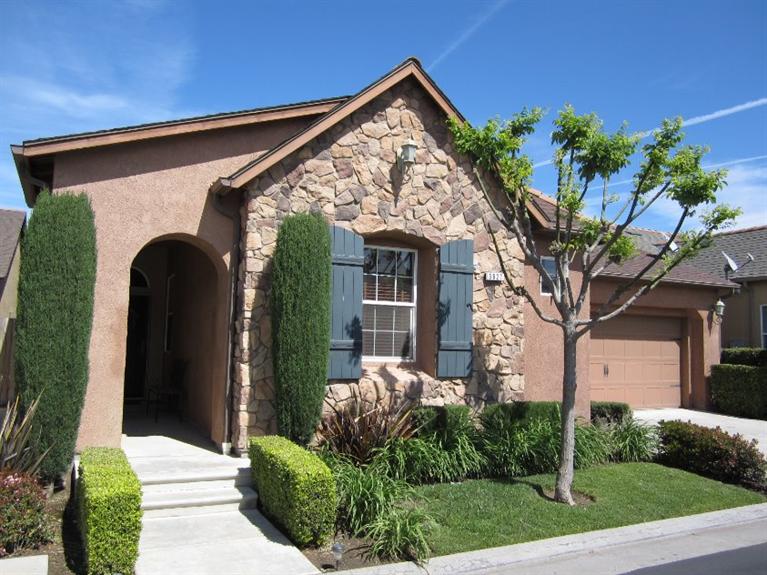 3627 Trenton Ln, Clovis, CA 93619 photo 1