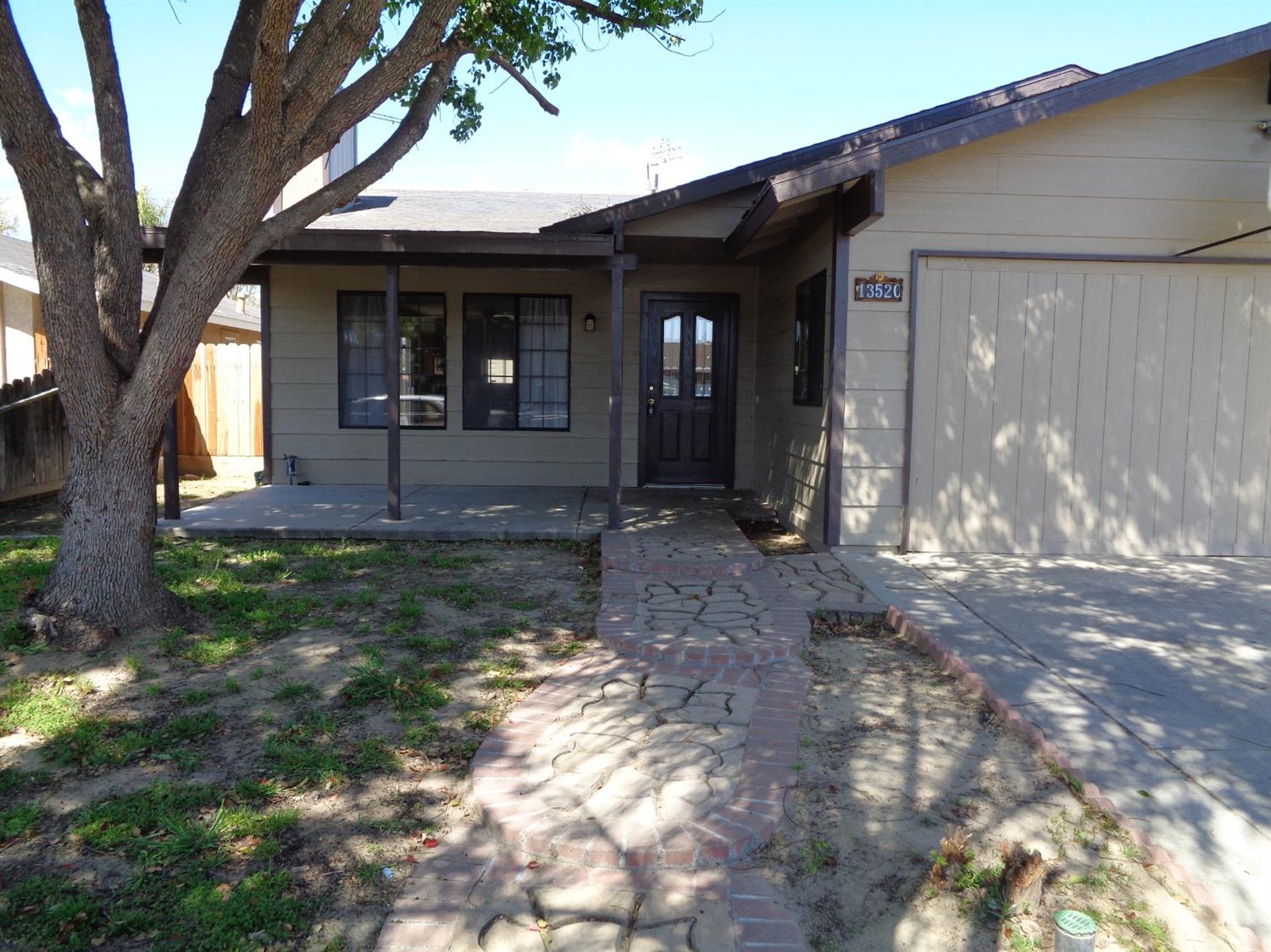 13520 E 5th St, Parlier, CA 93648 photo 1