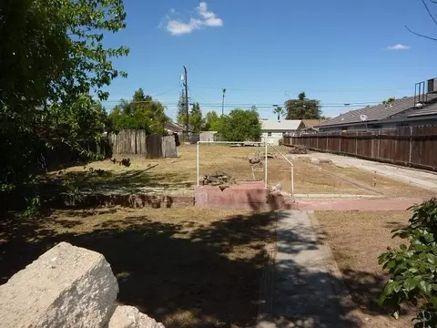 619 2nd St, Parlier, CA 93648 photo 1