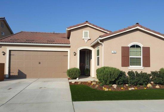 756 Maine Ave, Clovis, CA 93619 photo 1