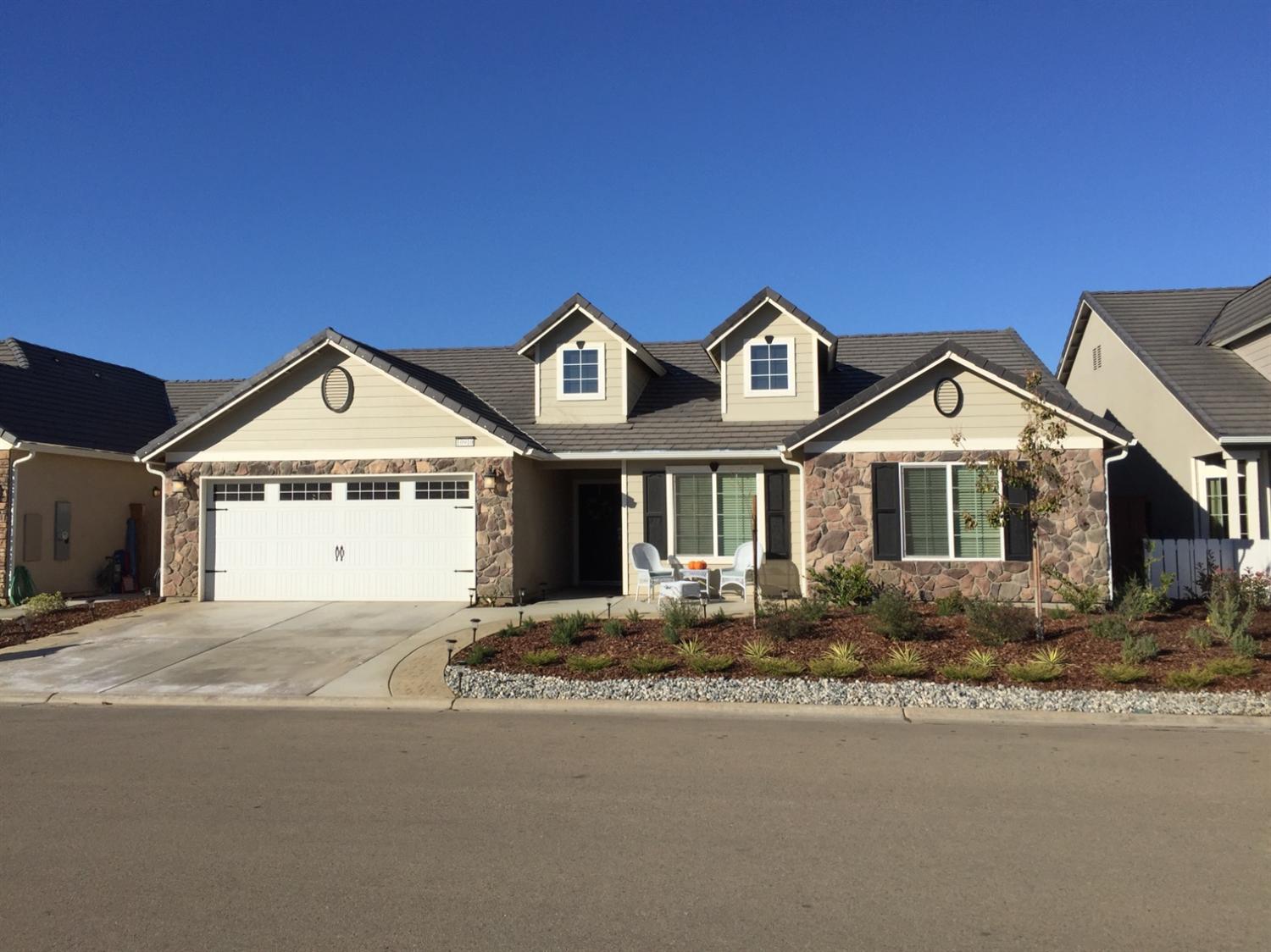 10910 Bernadine Ave, Clovis, CA 93619 photo 1