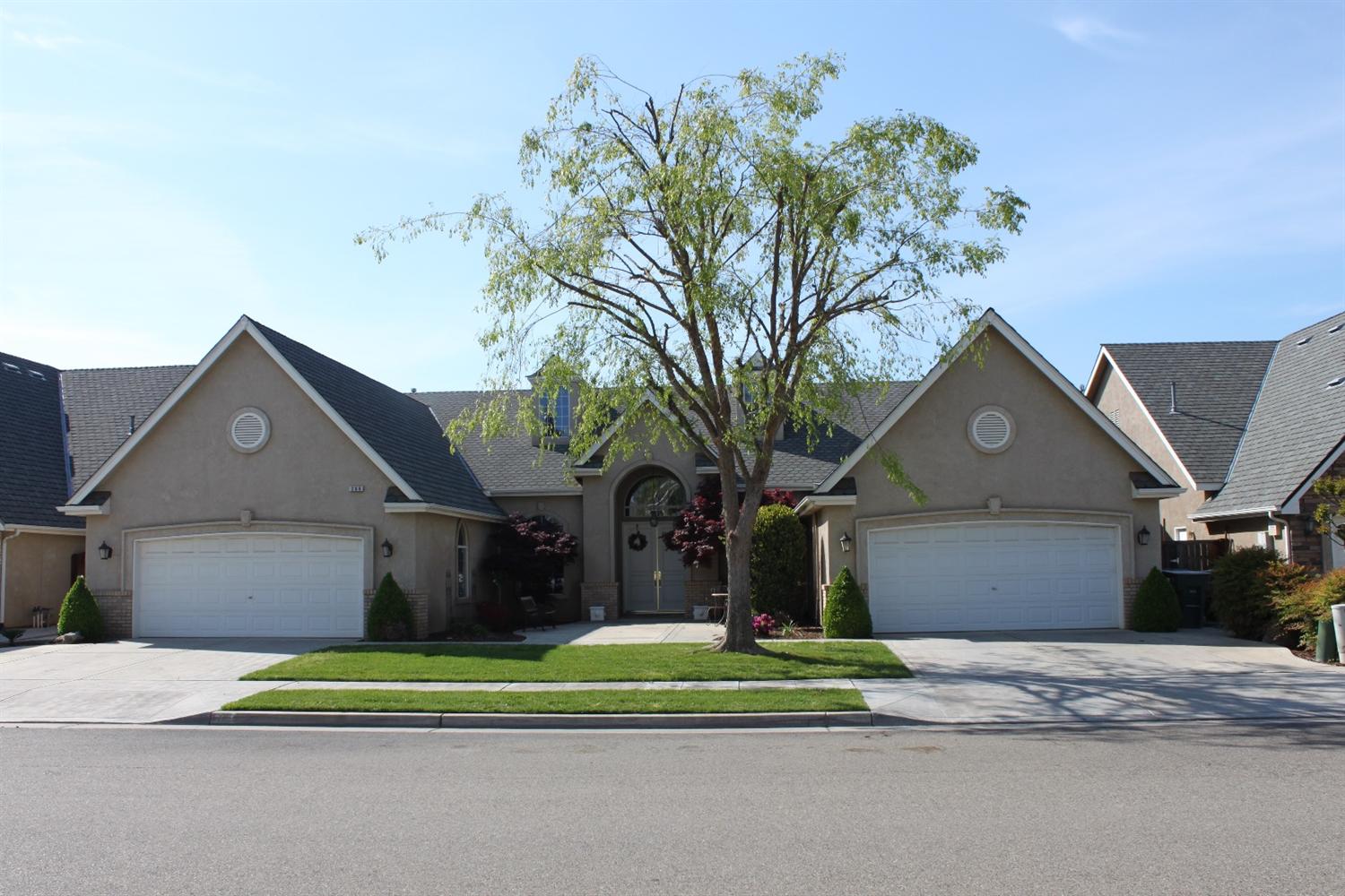 268 W Vermont Ave, Clovis, CA 93619 photo 1