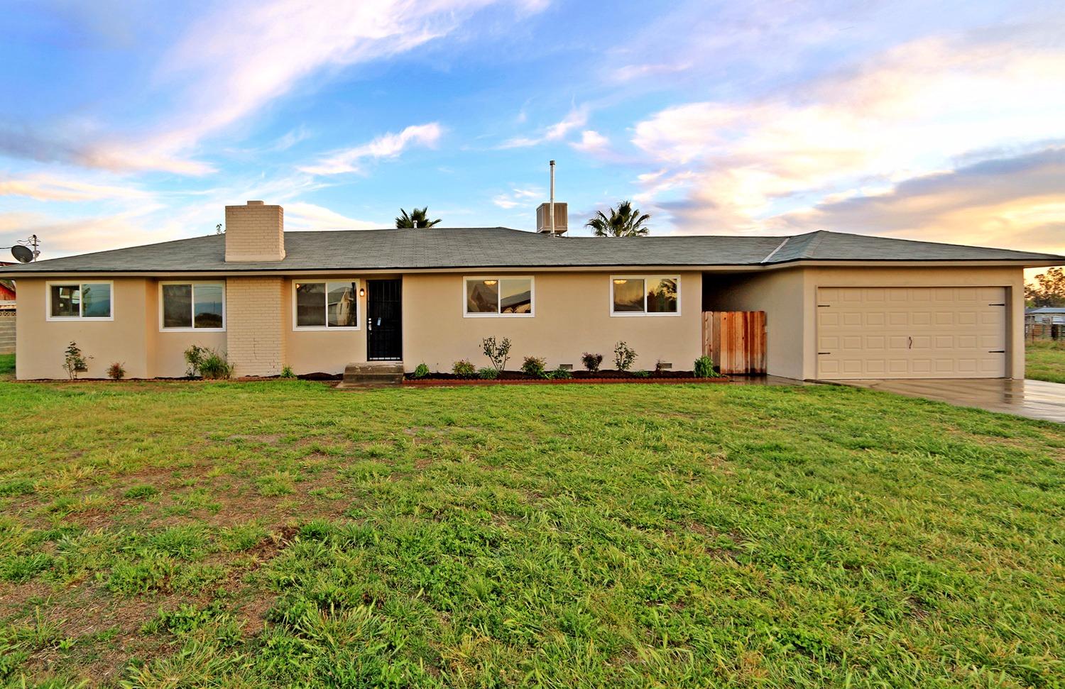 12135 E Clinton Ave, Sanger, CA 93657 photo 1