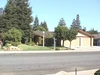 47 Douglas Ave, Clovis, CA 93611 photo 1