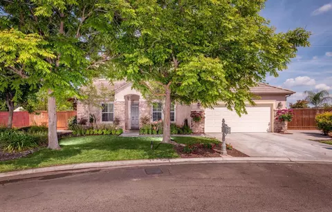 11092 E Le Conte Pass Ct, Clovis, CA 93619 photo 1