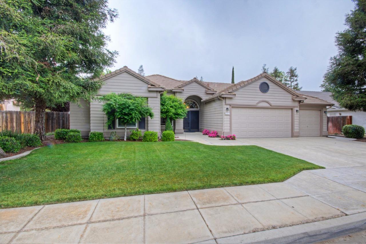 2377 Goshen Ave, Clovis, CA 93611 photo 1