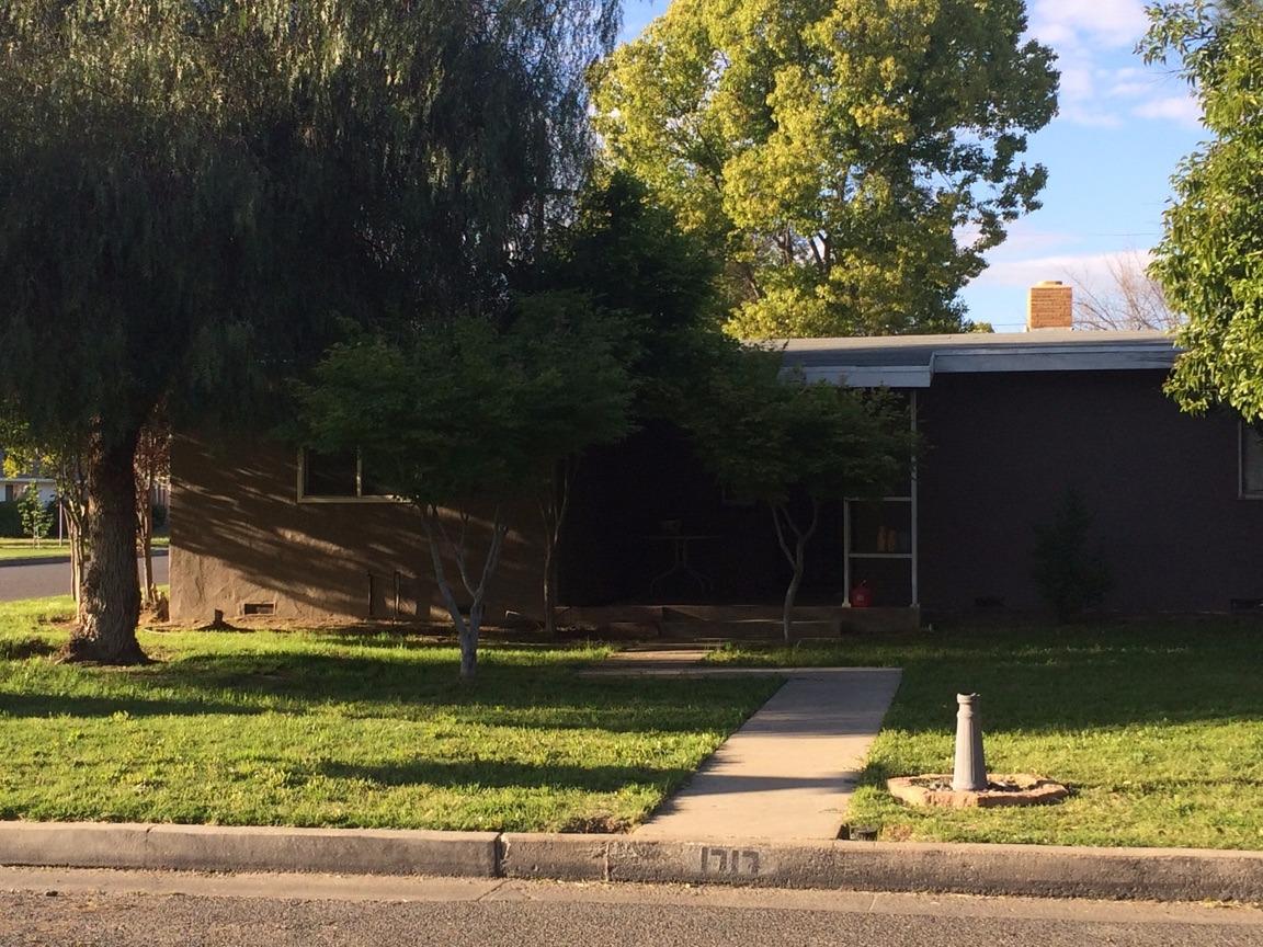 1717 Jennings St, Madera, CA 93637 photo 1