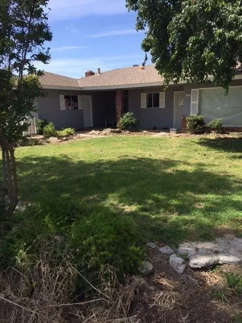 1008 Joy St, Madera, CA 93637 photo 1