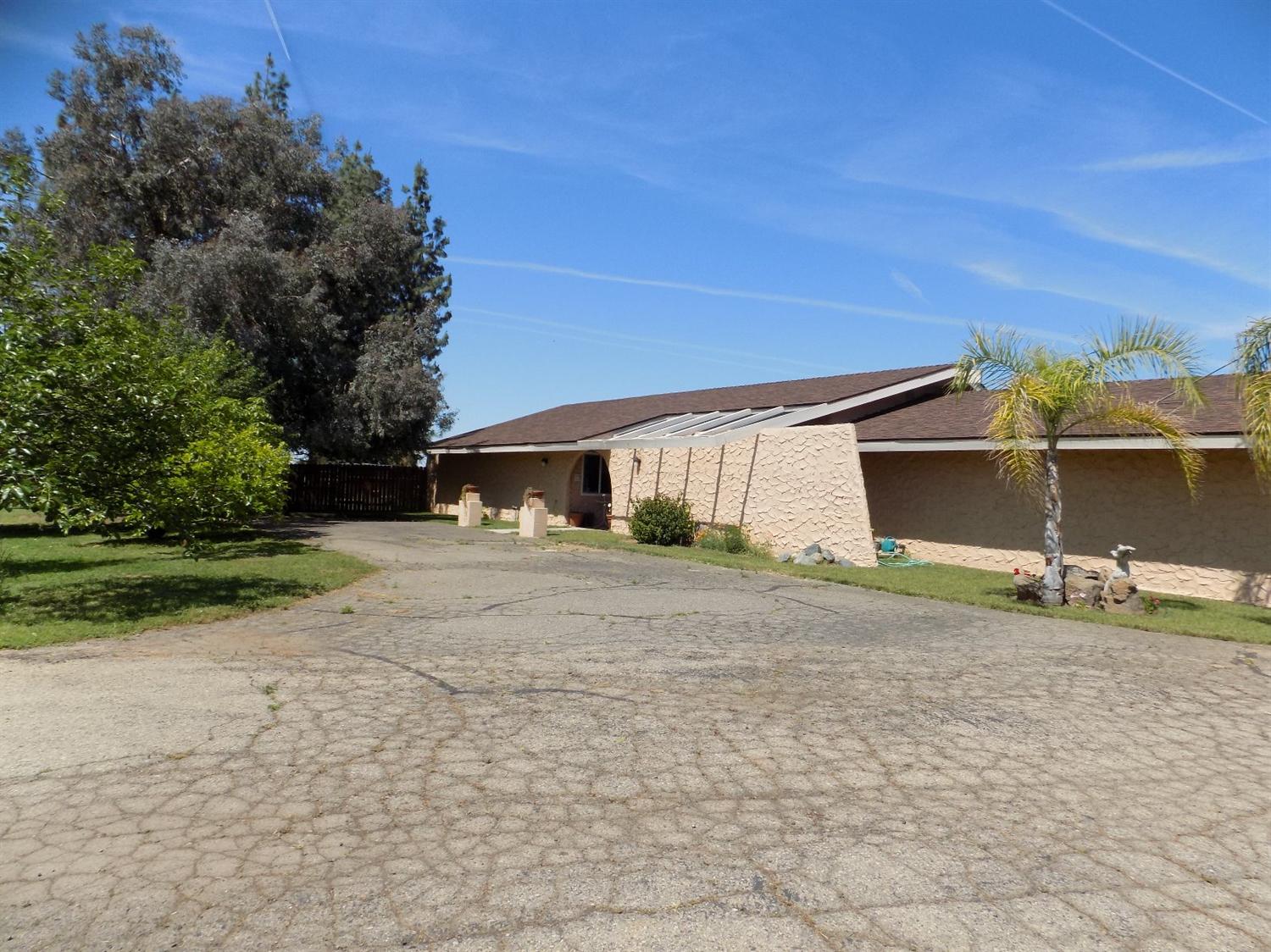 17272 E Belmont Ave, Sanger, CA 93657 photo 1