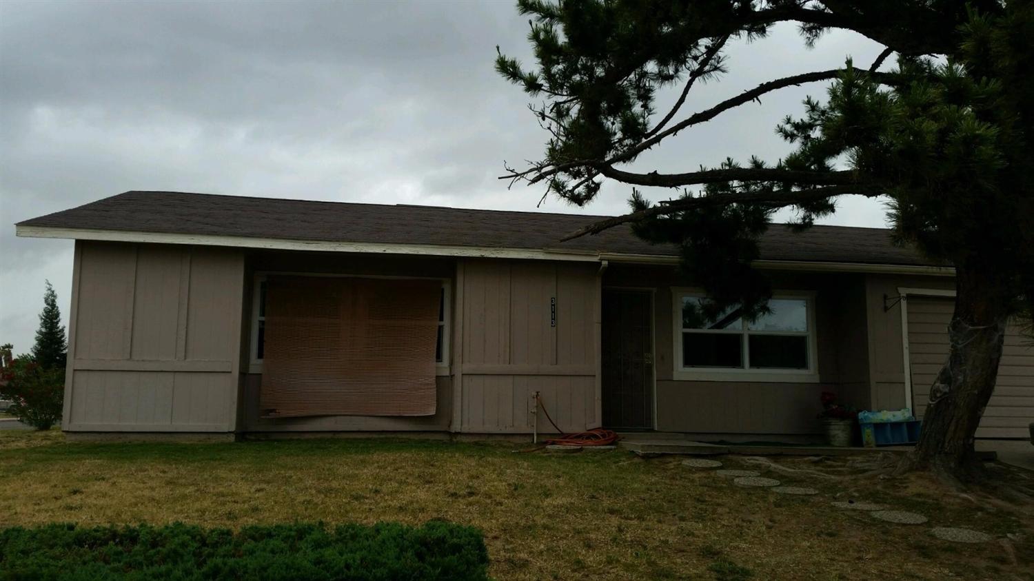 3113 Jasper St, Selma, CA 93662 photo 1
