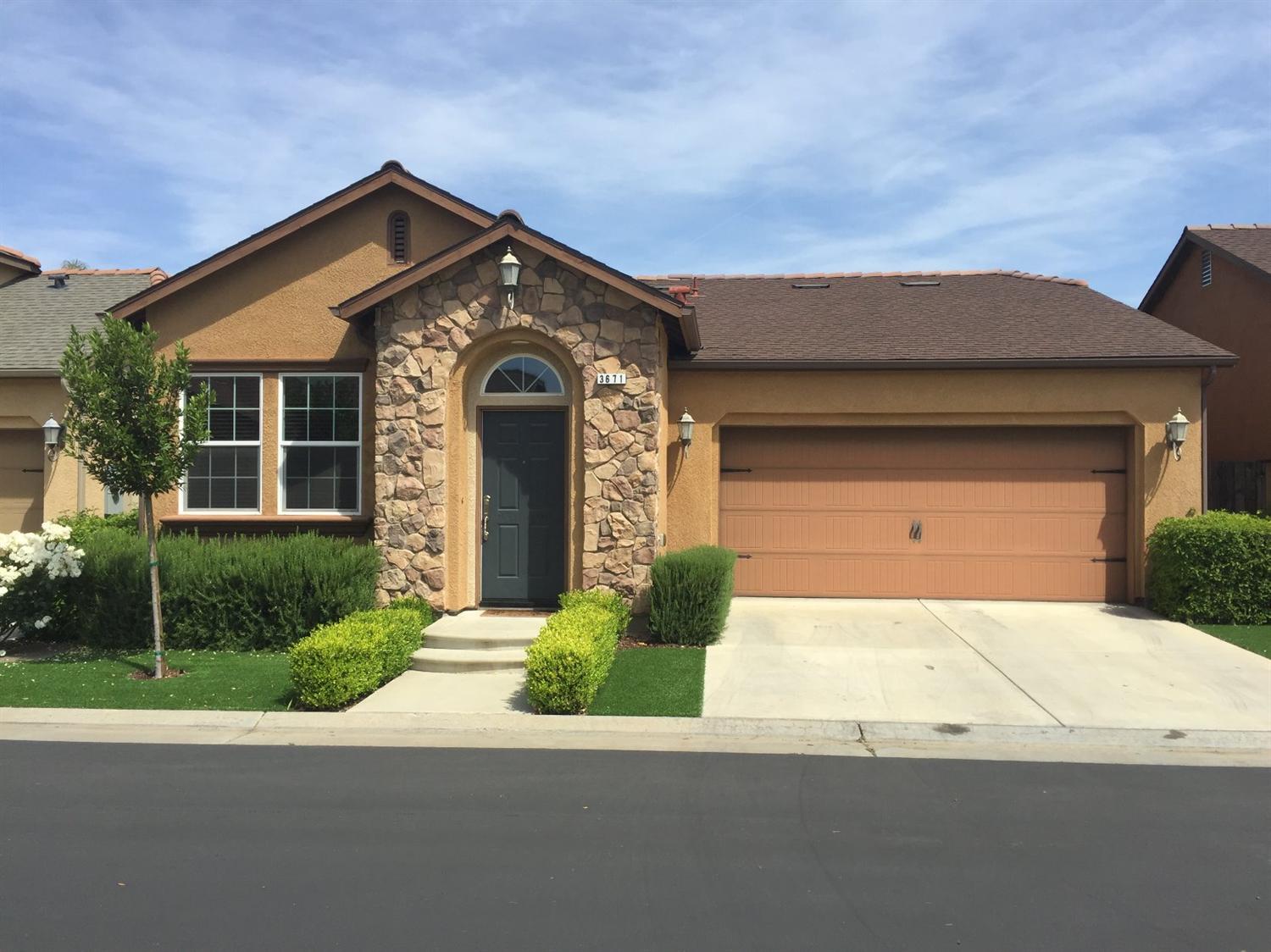 3671 Trenton Ln, Clovis, CA 93619 photo 1
