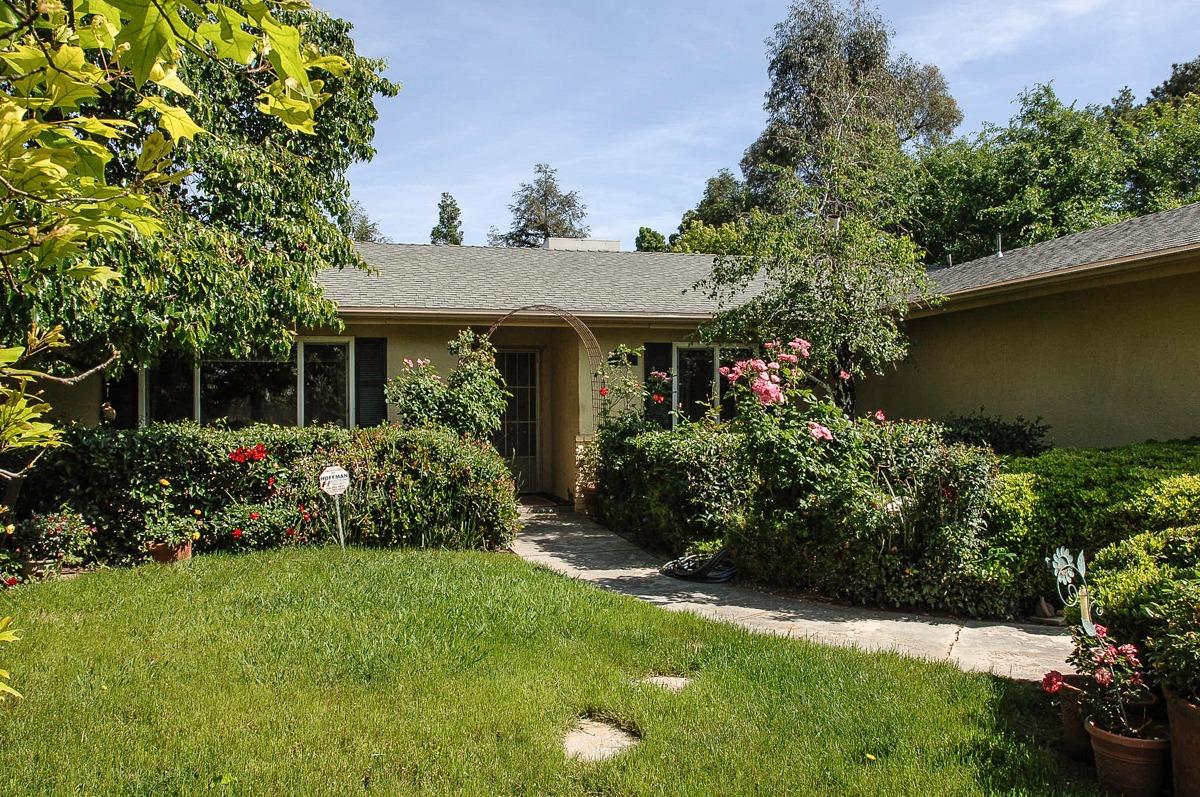 1001 Sierra Ave, Clovis, CA 93612 photo 1