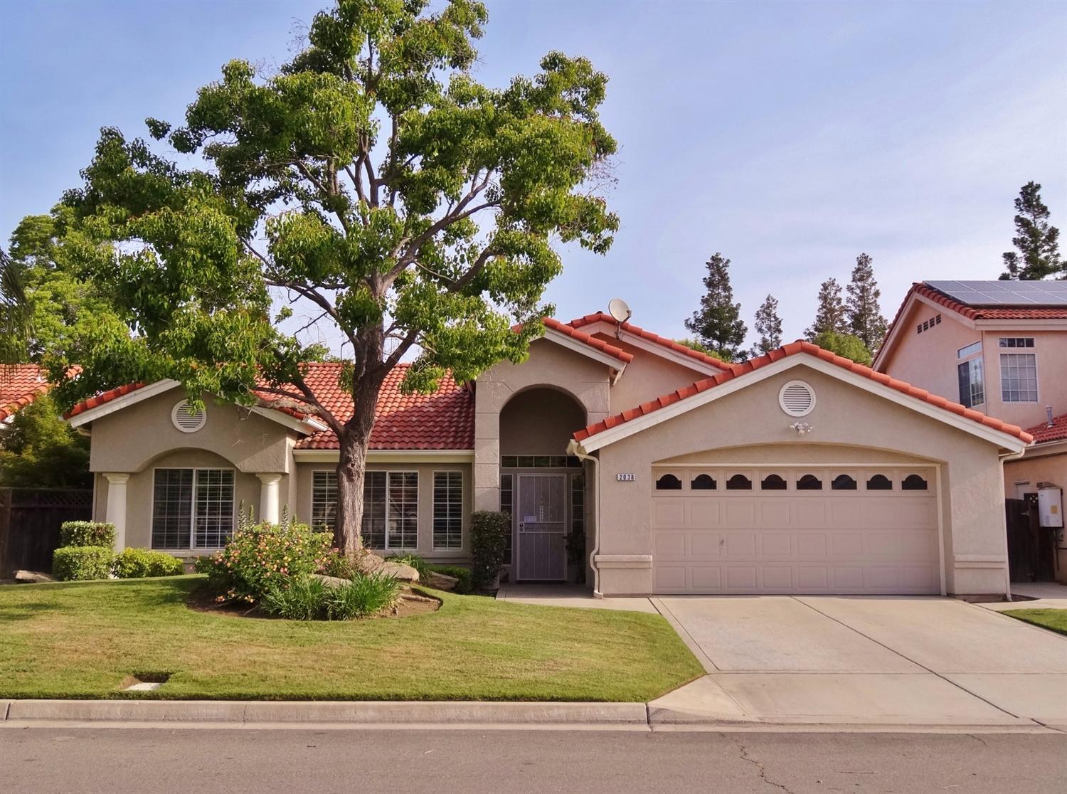 2038 E Skyview Ave, Fresno, CA 93720 photo 1