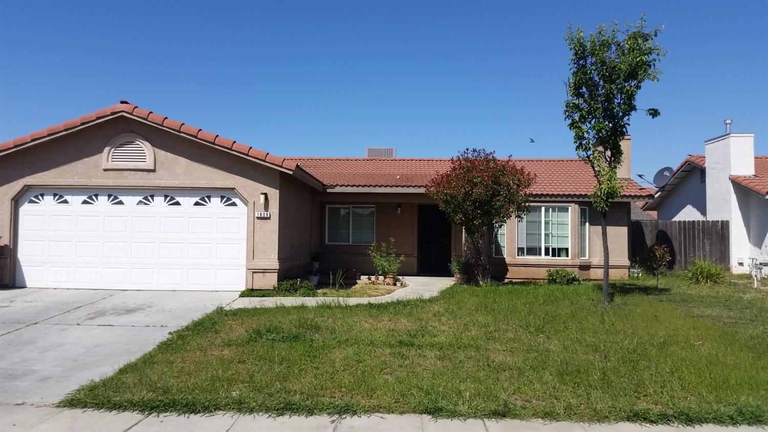 1808 Coolidge St, Madera, CA 93638 photo 1