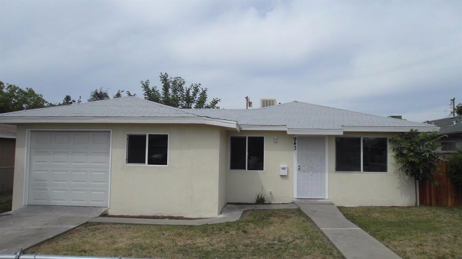943 Faller Ave, Sanger, CA 93657 photo 1