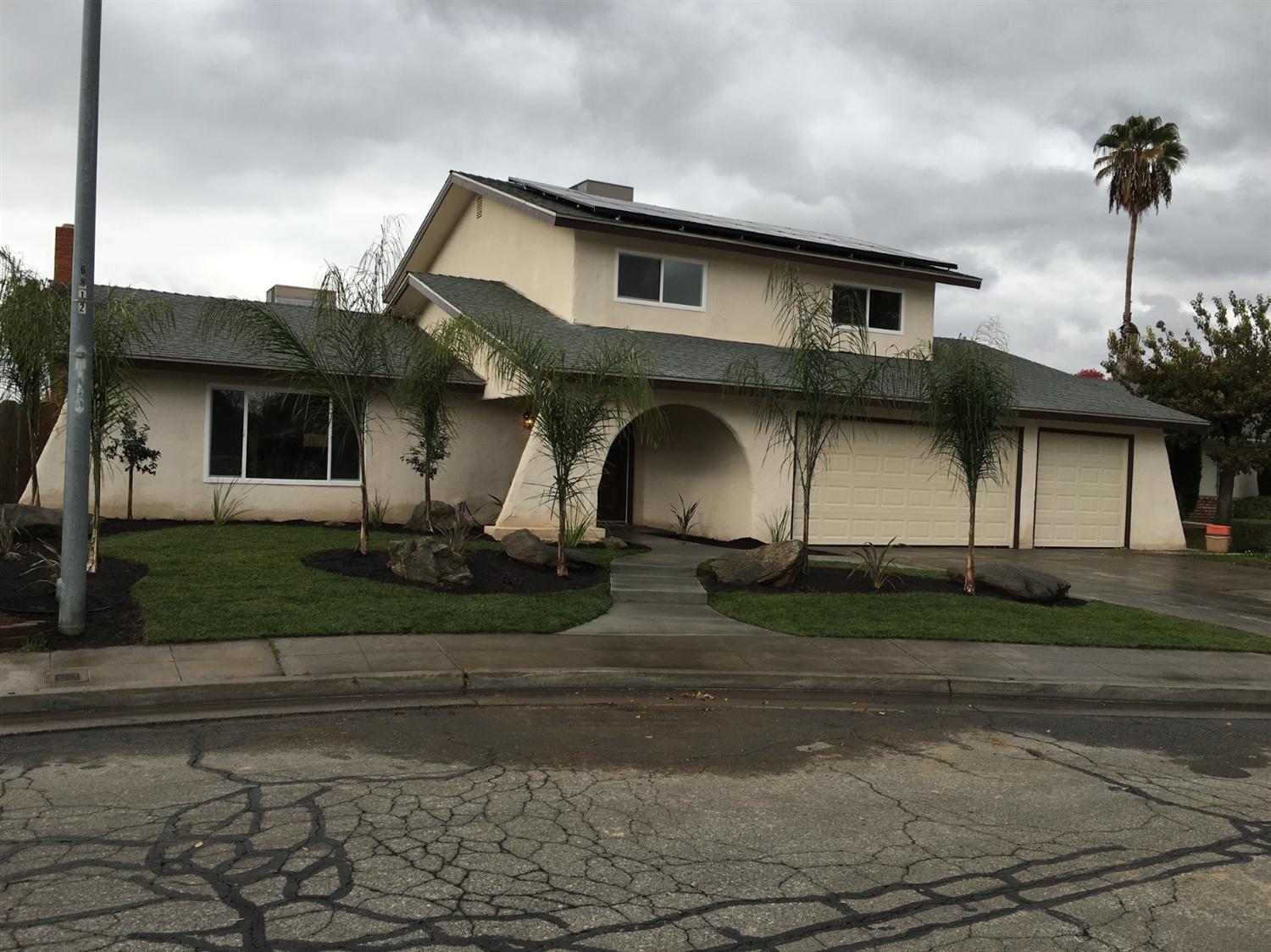 130 N Hughes Ave, Clovis, CA 93612 photo 1