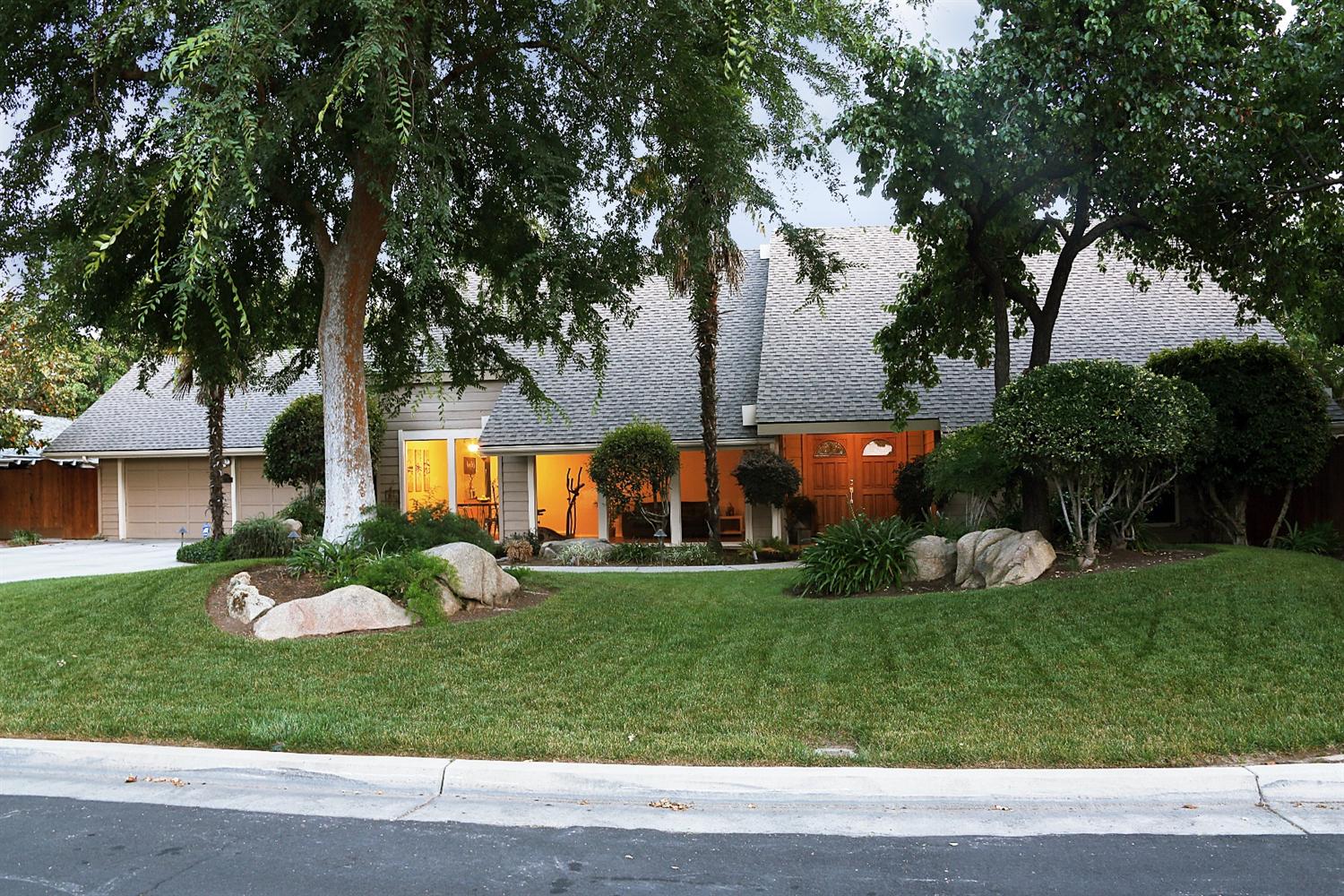 2004 Fairmont Ave, Clovis, CA 93611 photo 1