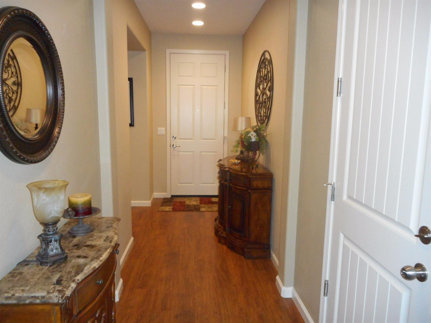 1716 Mcpherson Ln, Clovis, CA 93619 photo 1