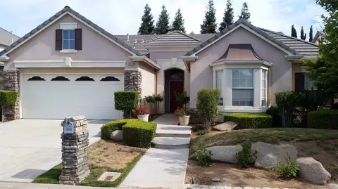10438 E Fieldstone Ave, Clovis, CA 93619 photo 1