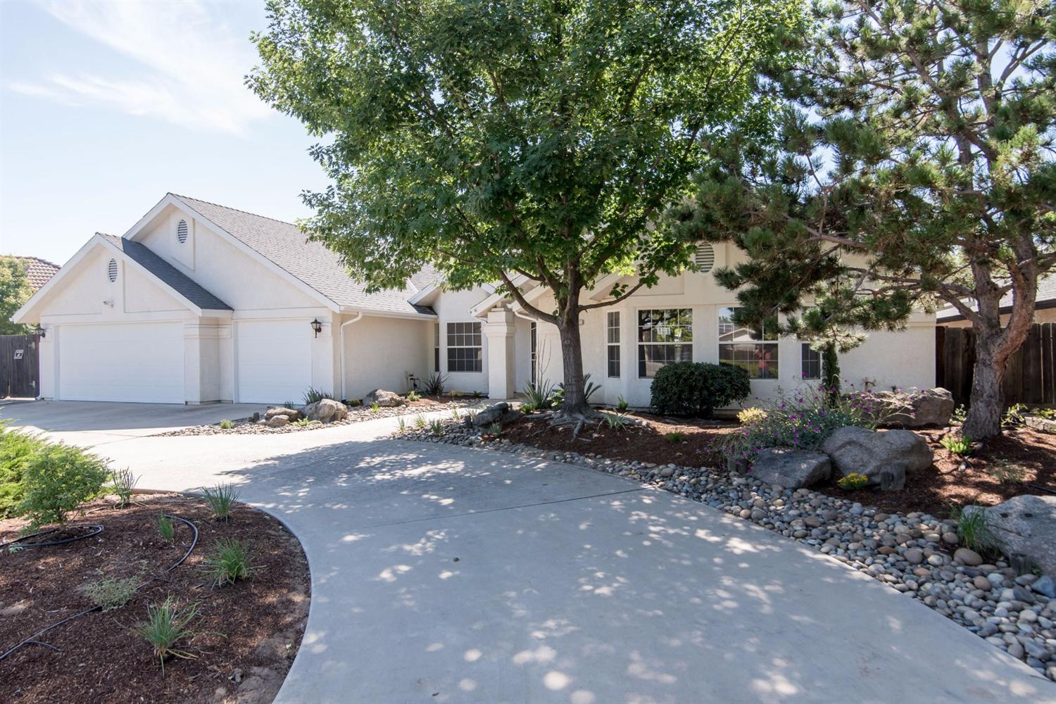 54 N Bush Ave, Clovis, CA 93612 photo 1