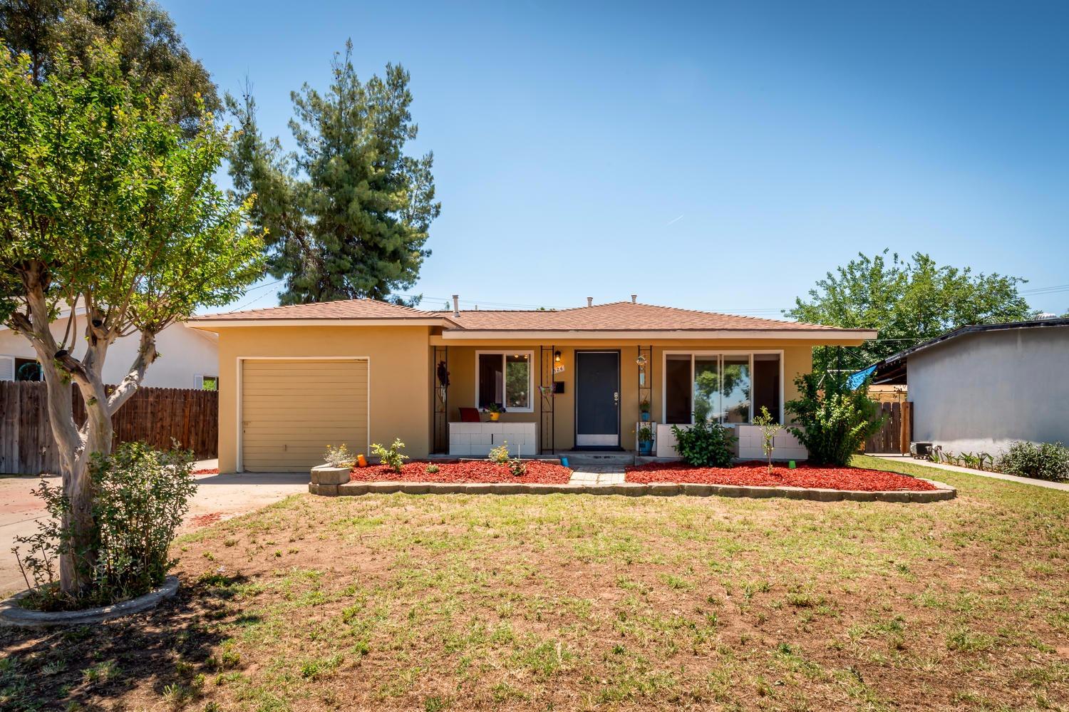 526 Dennis Dr, Clovis, CA 93612 photo 1