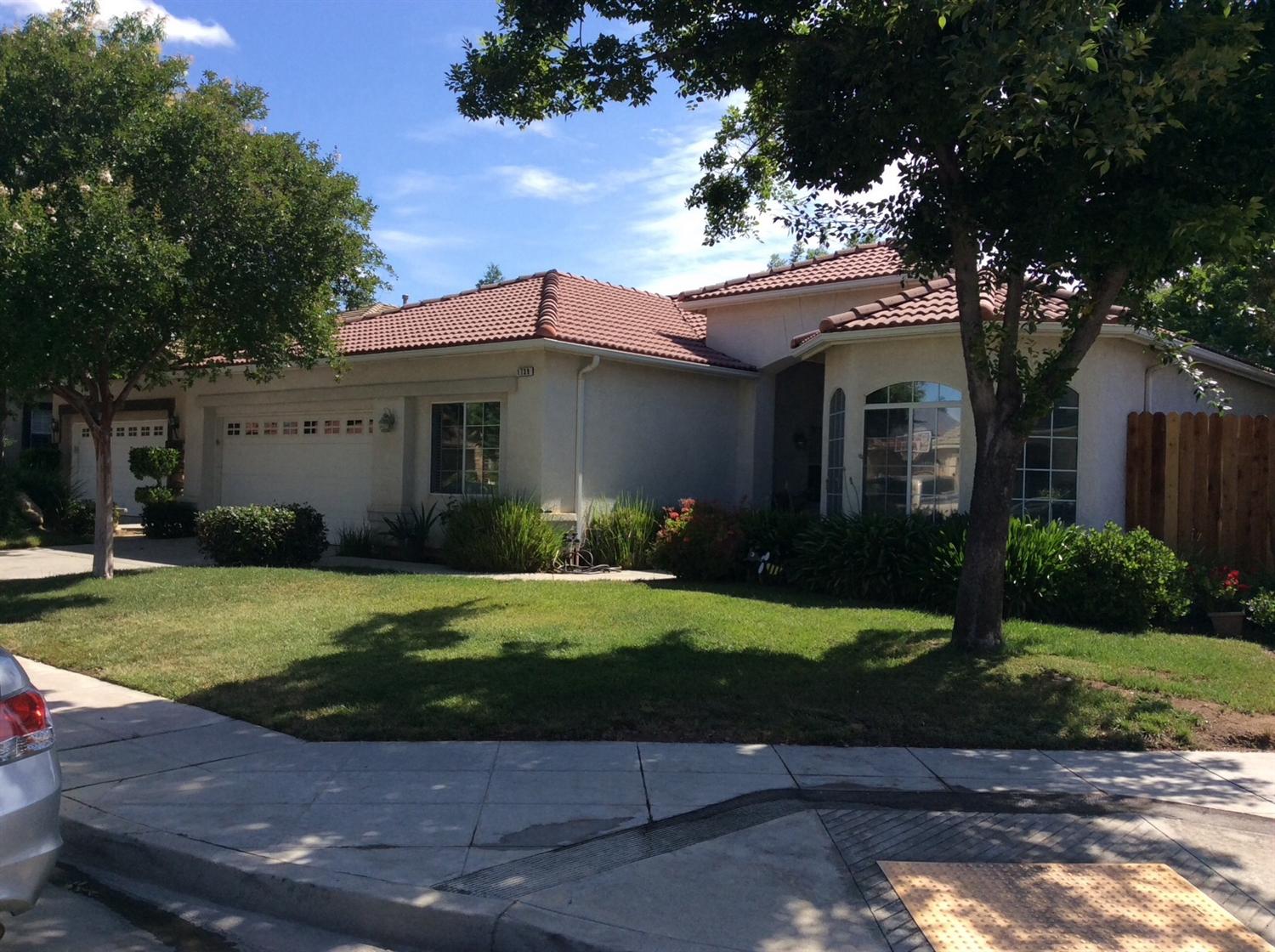 1739 N Mckelvy Ave, Clovis, CA 93619 photo 1
