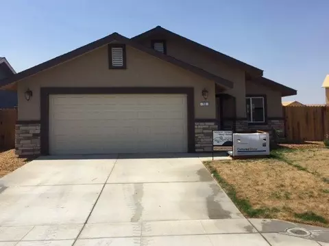 72 Monarch Rd, Madera, CA 93638 photo 1