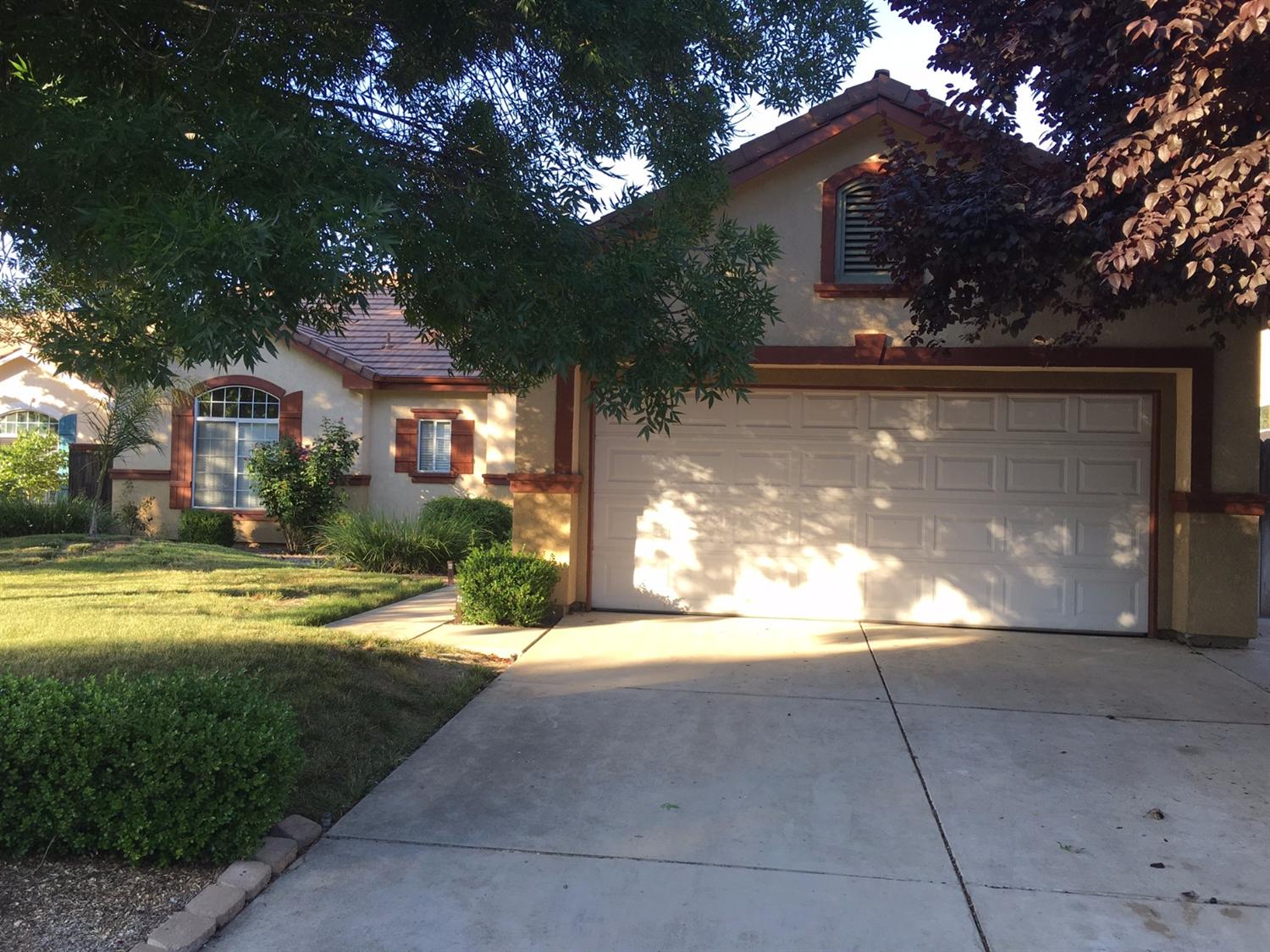 10621 E Fieldstone Ave, Clovis, CA 93619 photo 1