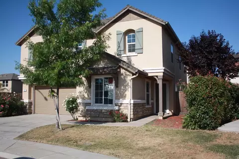 875 Pear Ct, Madera, CA 93638 photo 1
