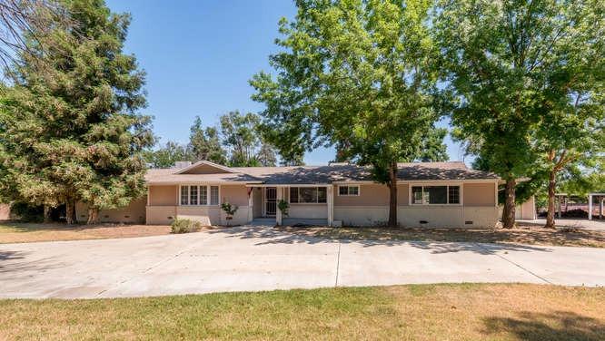 9036 E Sierra Ave, Clovis, CA 93619 photo 1