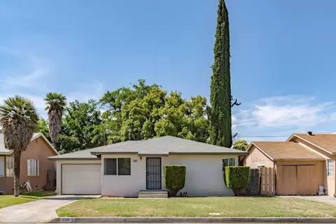 200 E Dunham St, Madera, CA 93637 photo 1