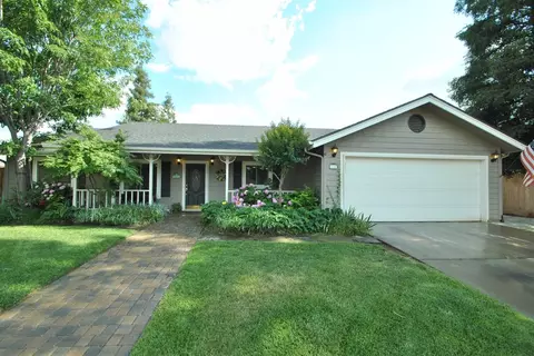 664 W Vartikian Ave, Clovis, CA 93612 photo 1