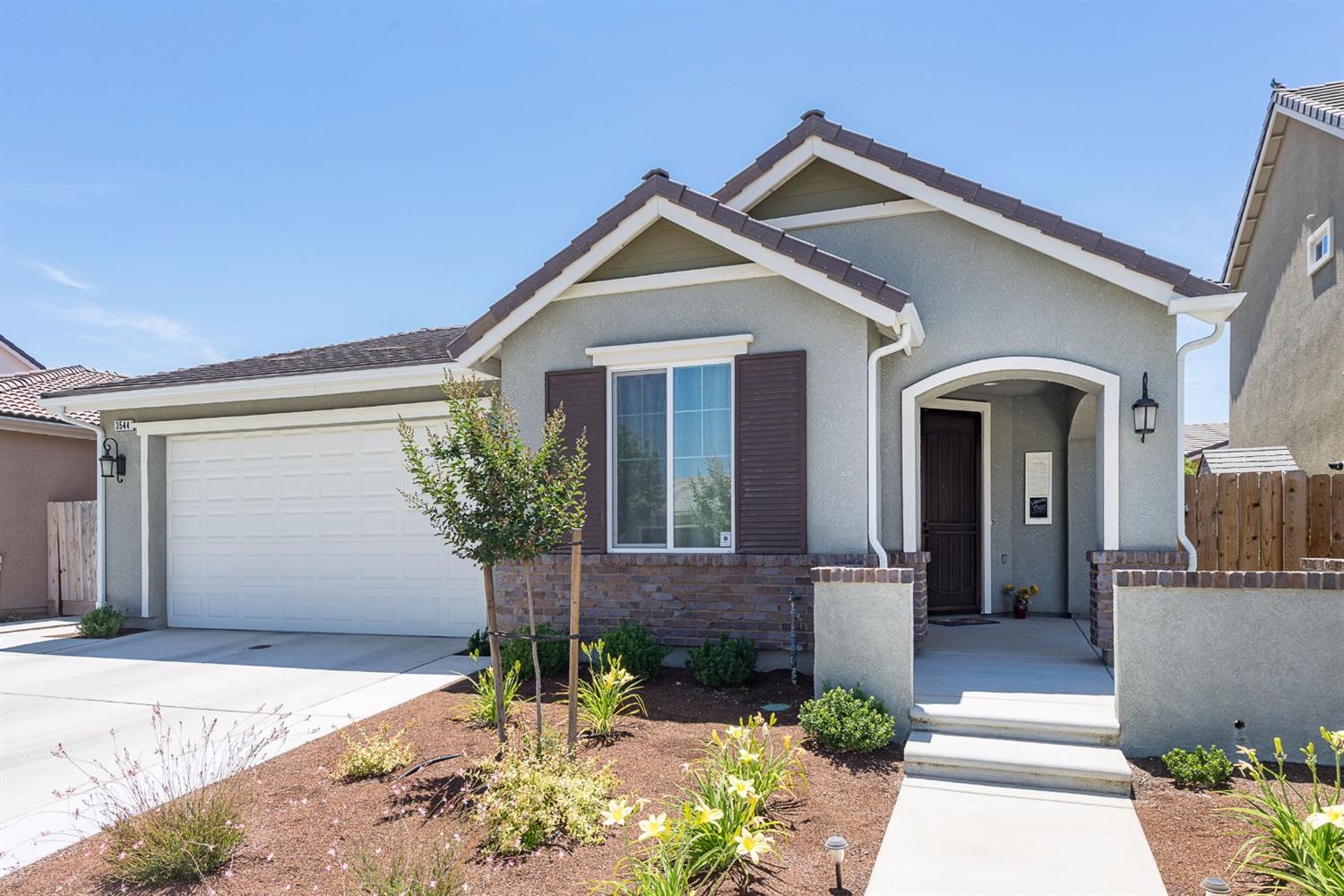 3544 Bellaire Ave, Clovis, CA 93619 photo 1