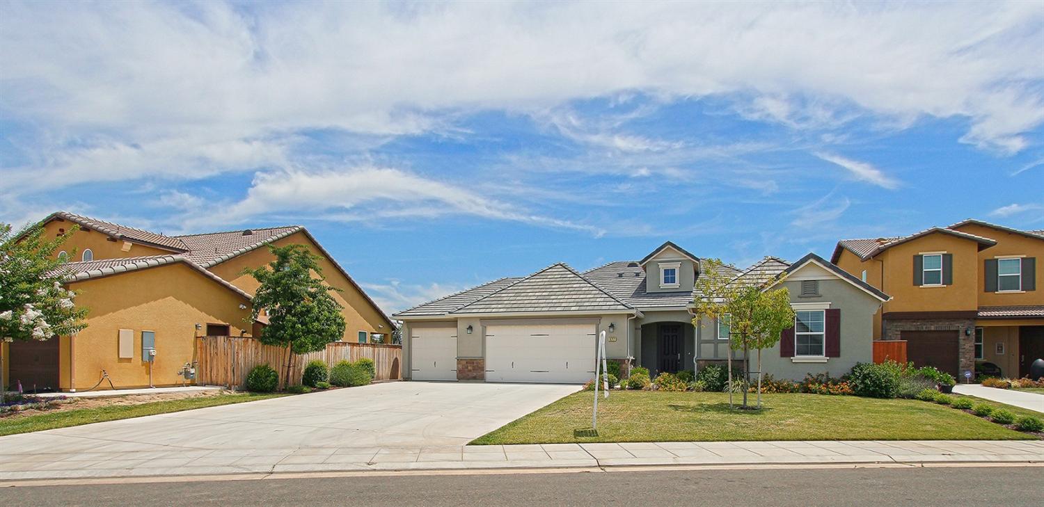 977 Maine Ave, Clovis, CA 93619 photo 1