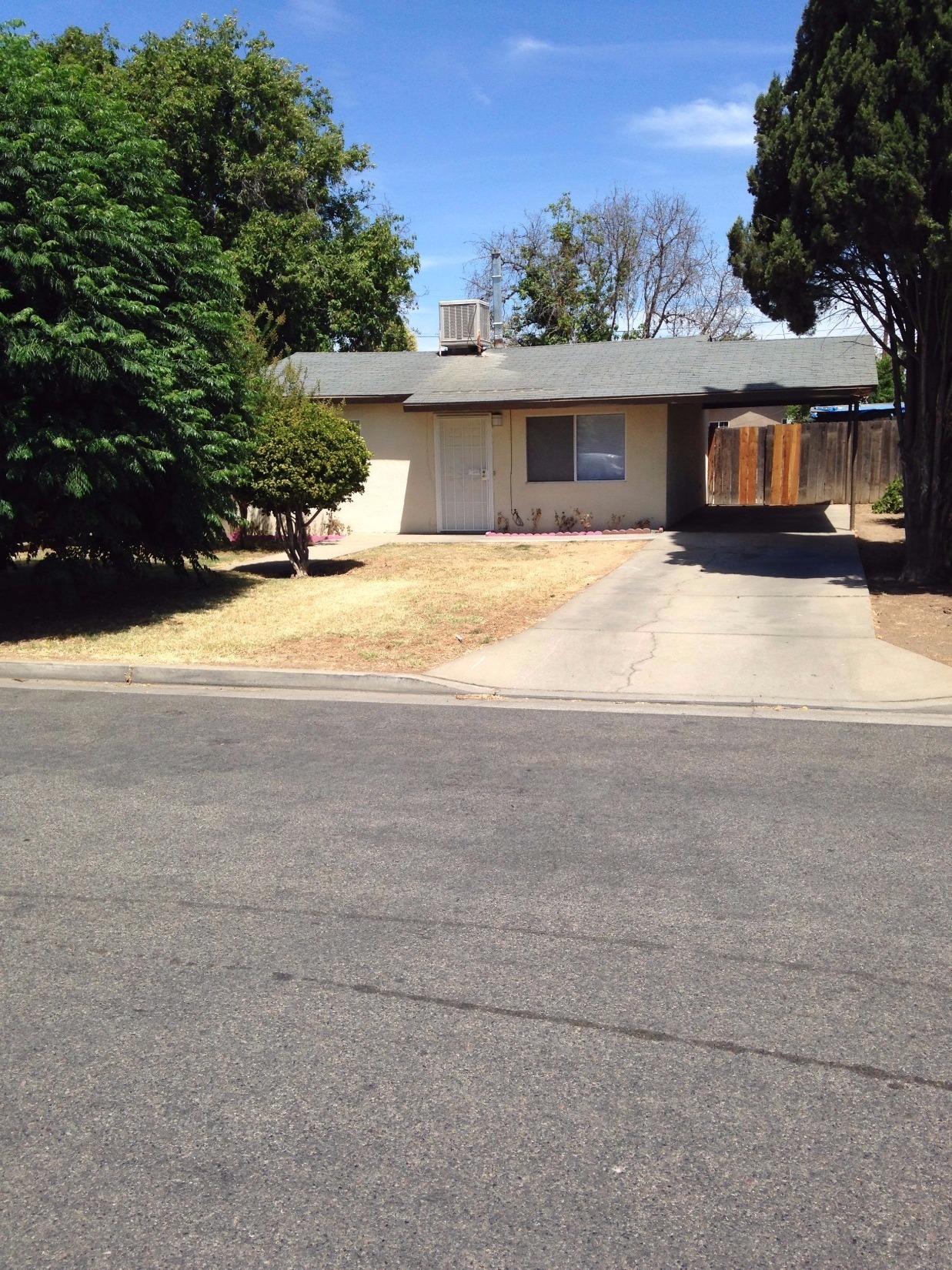 1009 Sonora St, Madera, CA 93638 photo 1