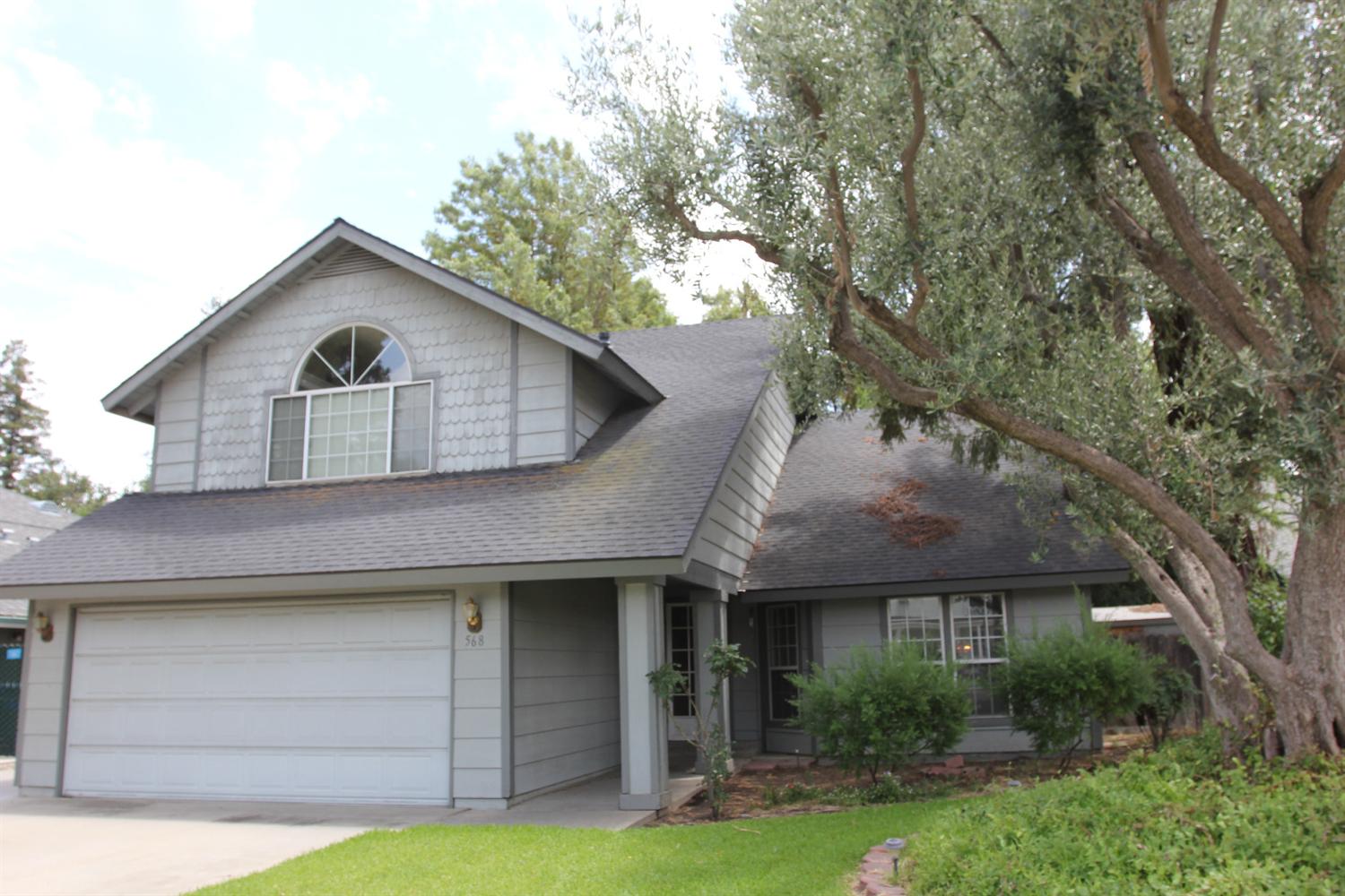568 W Sample Ave, Clovis, CA 93612 photo 1