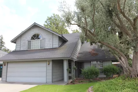 568 W Sample Ave, Clovis, CA 93612 photo 1