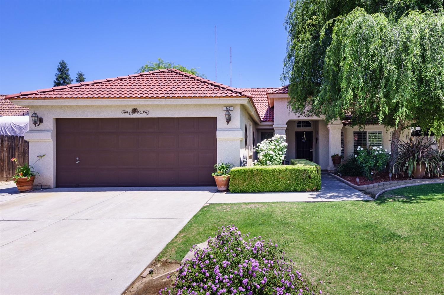 747 N Miami Ave, Clovis, CA 93611 photo 1