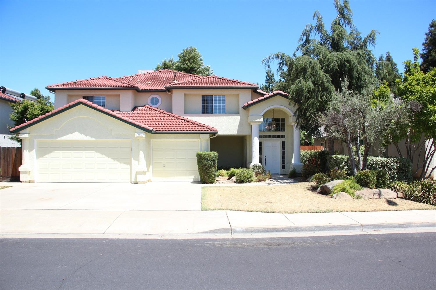 715 N Elm Ave, Clovis, CA 93611 photo 1
