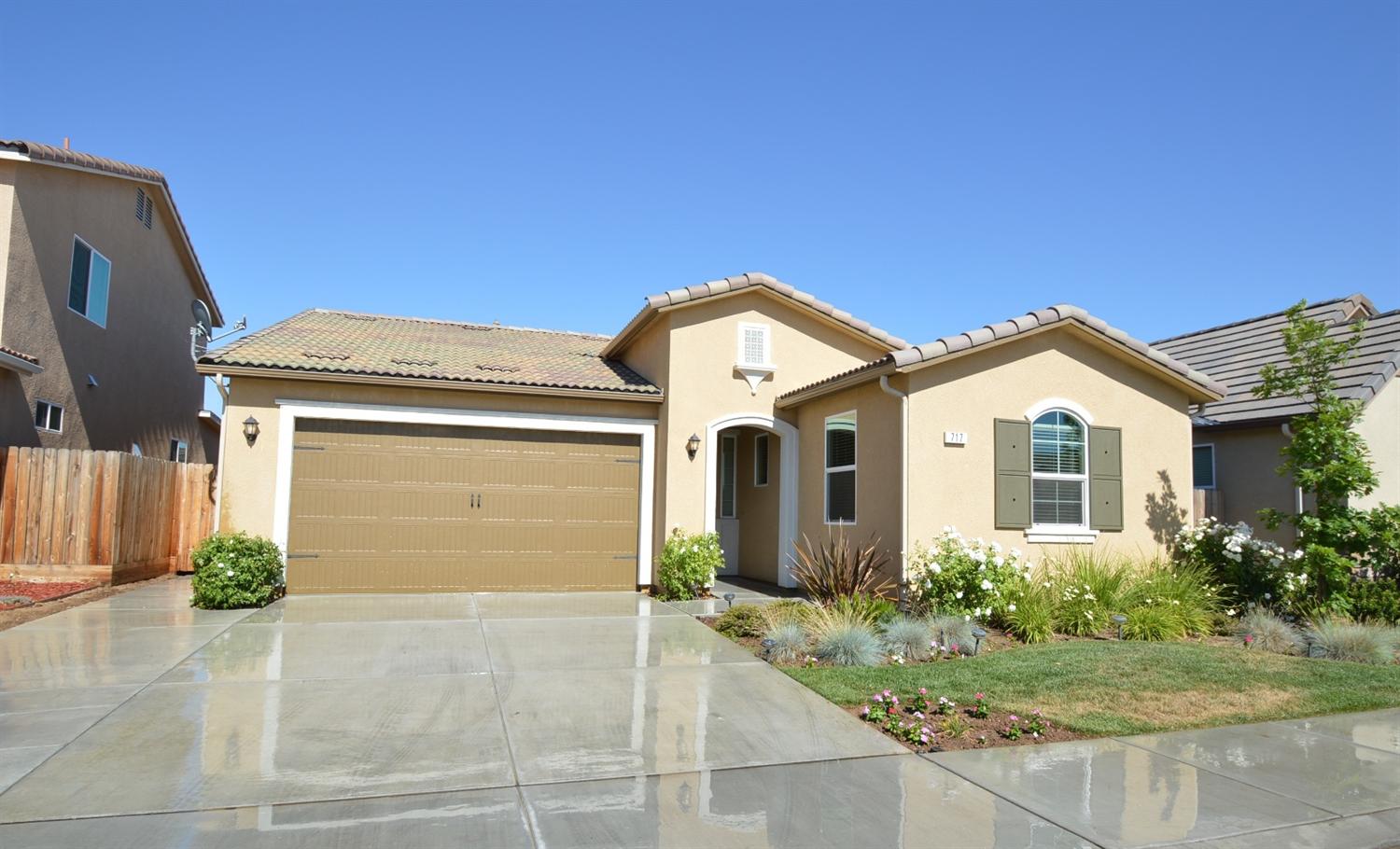 717 Maine Ave, Clovis, CA 93619 photo 1